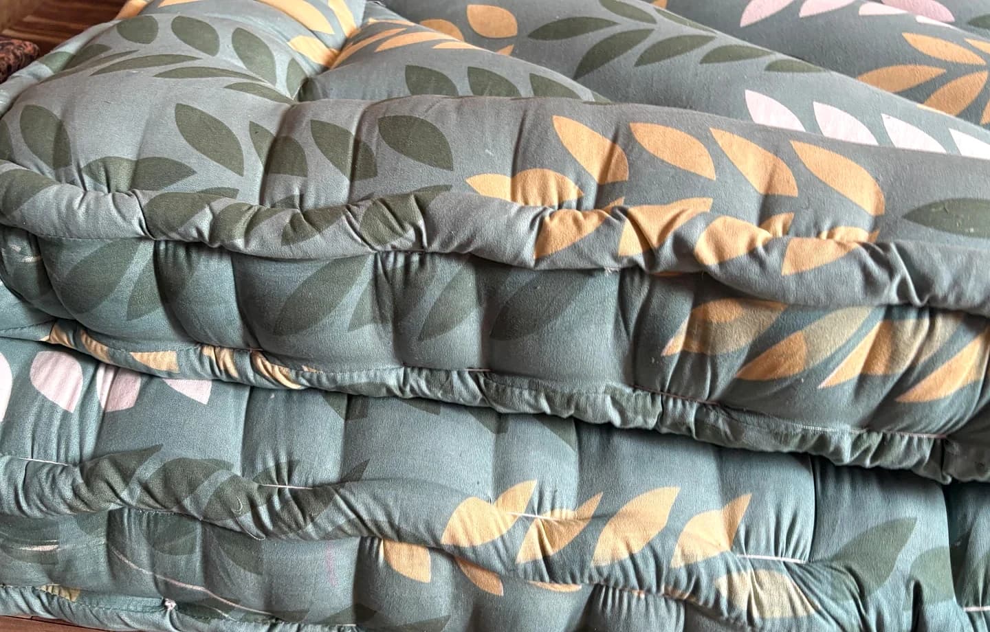 Authentic Diamond Fibre botanical leaf quilted gadda with piped boxed edges